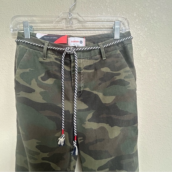 NWT Sundry Women’s Camo Cotton Pants Size 24 Drawstring Waist Tapered Leg - Picture 6 of 12